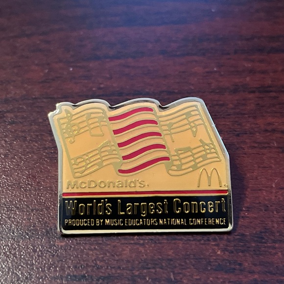 McDonald's Other - McDonald’s World’s Largest Concert Employee Lapel Hat Pin